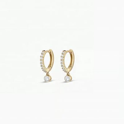 トレンド 14K ゴールドプラテッドジルコンのドロップ パブ ハグジー イヤリング 9.5mm プロフィール直径と12mm トータルドロップ