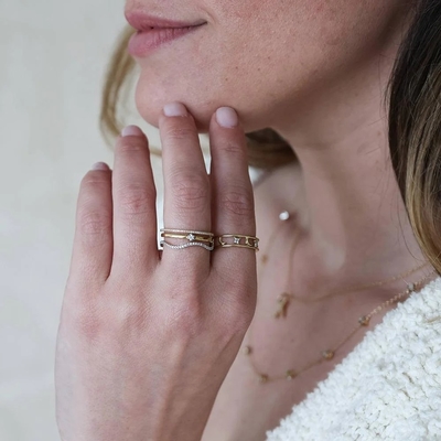 ホットアイテム 18K ゴールドプレート ハーフ エターニティ スタッケブル 925 スターリング シルバー 女性バンドリング