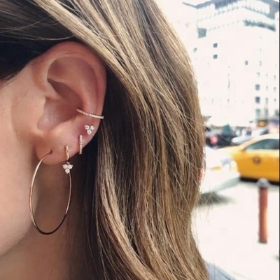 14K ゴールド ブローソム ミニ ハグジー ダイヤモンド トリオ ドロップ イヤリング 銀 宝石 主要素材