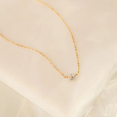 925スターリングシルバーフラワーネックレス 絶妙 トレンディ ロジウムメッキ 婚約 結婚式 パーティー ガールフレンドへのプレゼントに最適