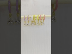 ピアスカット ホワイト キュービックジルコニア&ピンク エナメル ダングルフック イヤリング