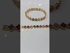 金属のブレスレット