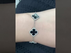 温かい&大胆: 銅の宝石コレクションが公開!