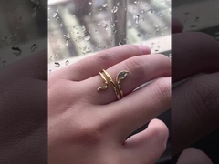 このデザインは純925純銀で作られていて 優れた輝きと肌に優しい色合いを 提供しています